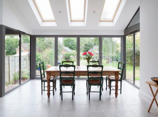 Ultra slim 122mm sightlines